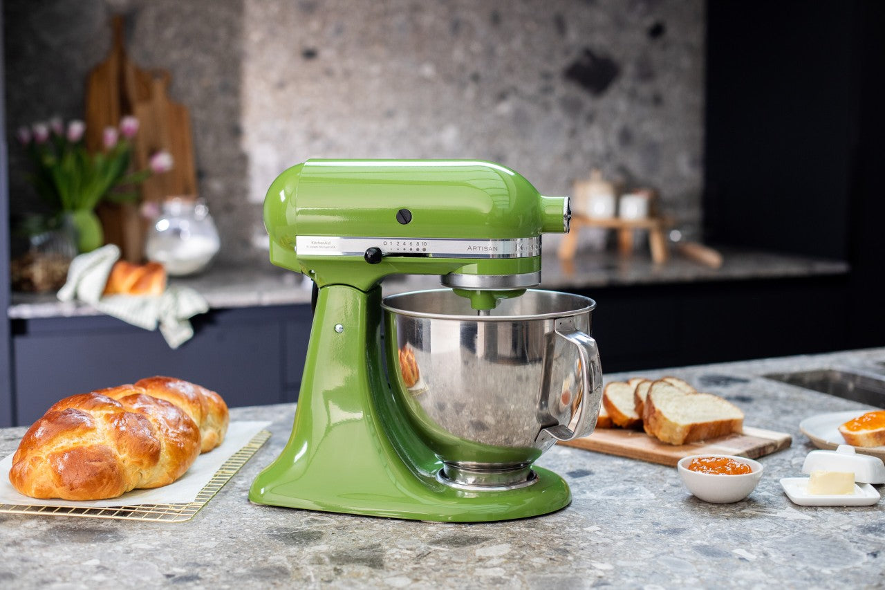 KitchenAid 4,8 L 5KSM175 Artisan Küchenmaschine Steellover mit Edelstahl-Werkzeugen